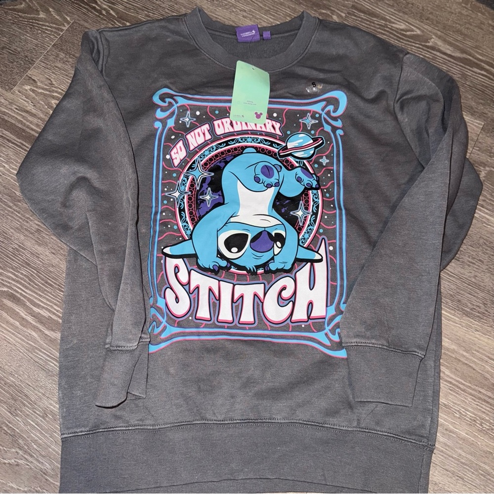 2 Stitch Crewneck - Both Smalls - Picture 4 of 7